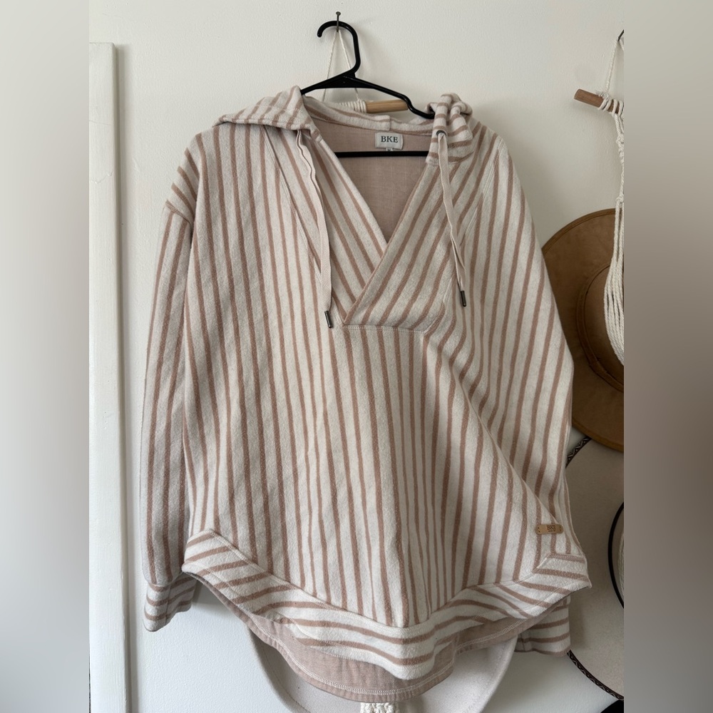 LIKE NEW Womens BKE Tan & Cream Striped Sweater with Hood